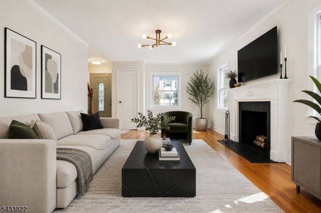 49 Amherst Pl, Livingston Twp., NJ 07039
