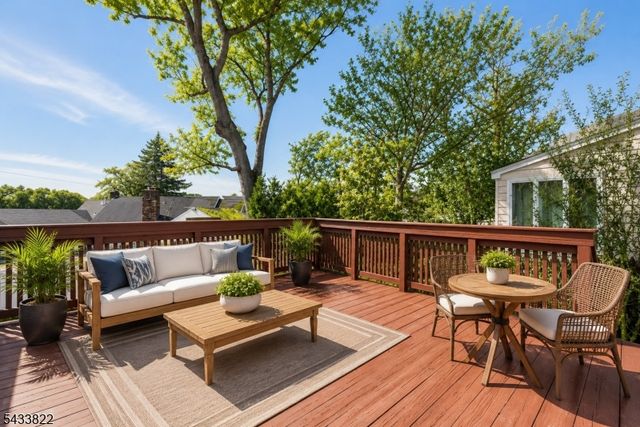 49 Amherst Pl, Livingston Twp., NJ 07039