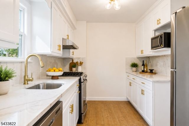 49 Amherst Pl, Livingston Twp., NJ 07039