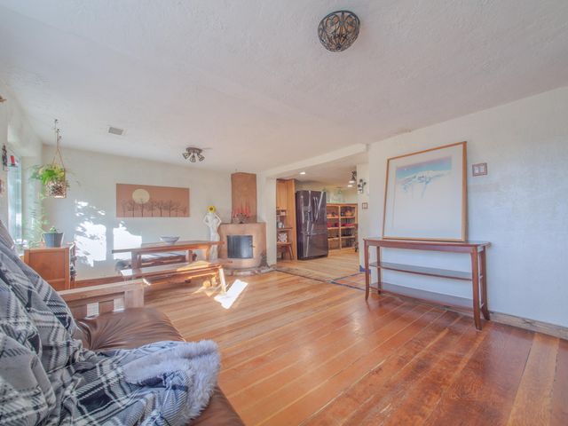 1002 WALTER Street NE, Albuquerque, NM 87102