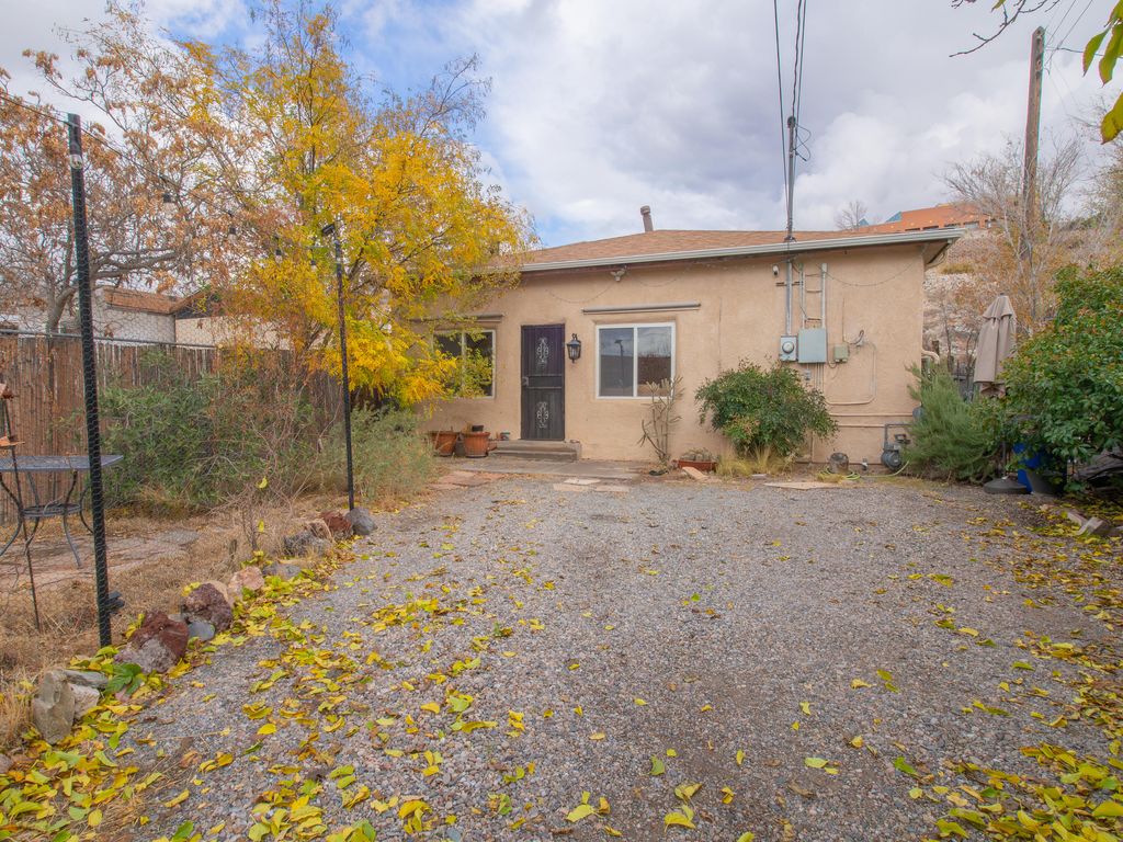 1002 WALTER Street NE, Albuquerque, NM 87102