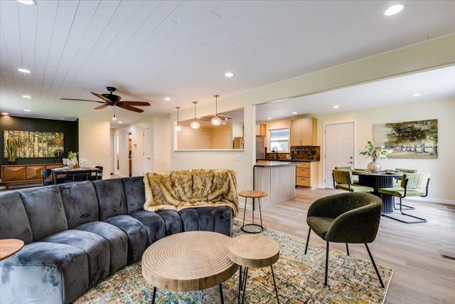 550 N Parallel Dr, Andover, KS 67002