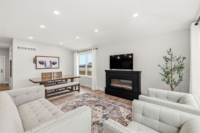 1548 Timberview Drive, Norwalk, IA 50211