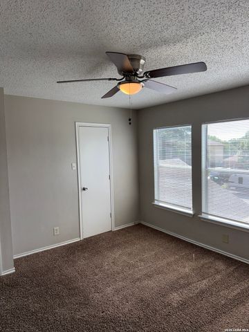 375 STONE PT, New Braunfels, TX 78130