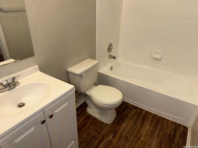 375 STONE PT, New Braunfels, TX 78130