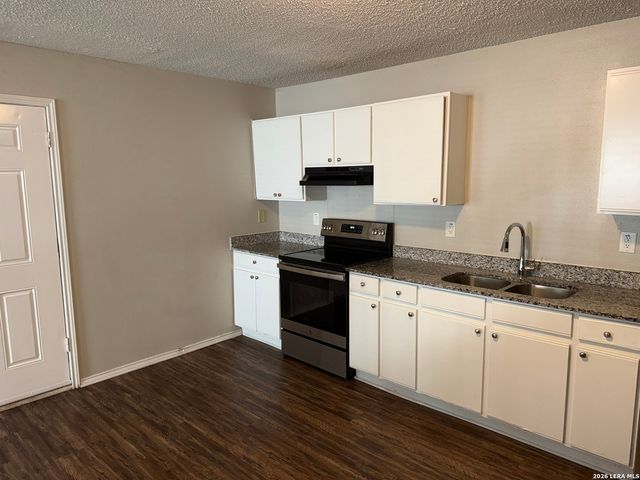 375 STONE PT, New Braunfels, TX 78130