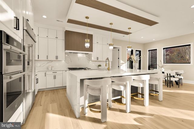 6935 SOUTHRIDGE DR, Mclean, VA 22101