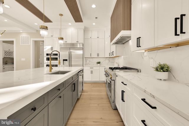 6935 SOUTHRIDGE DR, Mclean, VA 22101