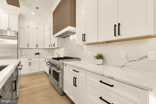 6935 SOUTHRIDGE DR, Mclean, VA 22101