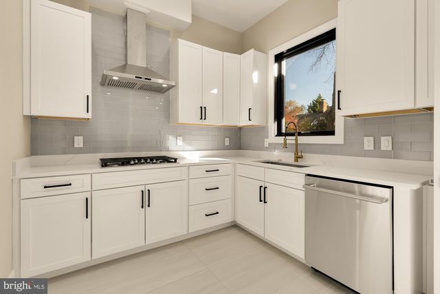 6935 SOUTHRIDGE DR, Mclean, VA 22101