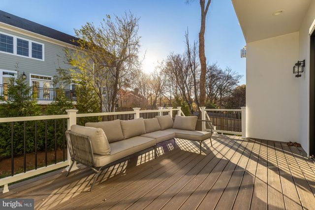 6935 SOUTHRIDGE DR, Mclean, VA 22101