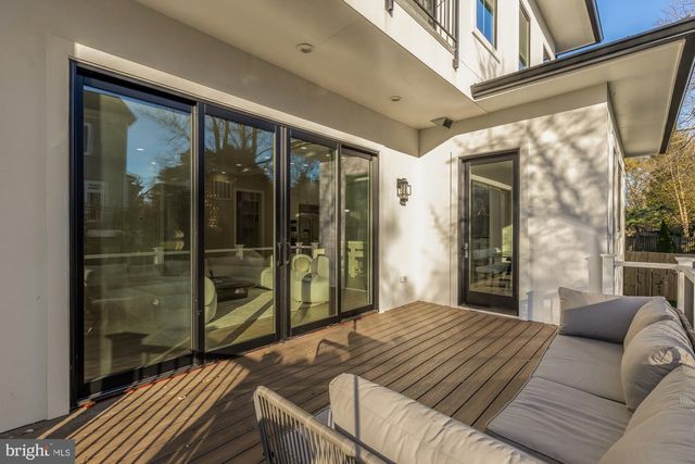 6935 SOUTHRIDGE DR, Mclean, VA 22101