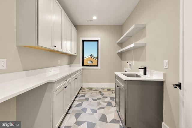 6935 SOUTHRIDGE DR, Mclean, VA 22101