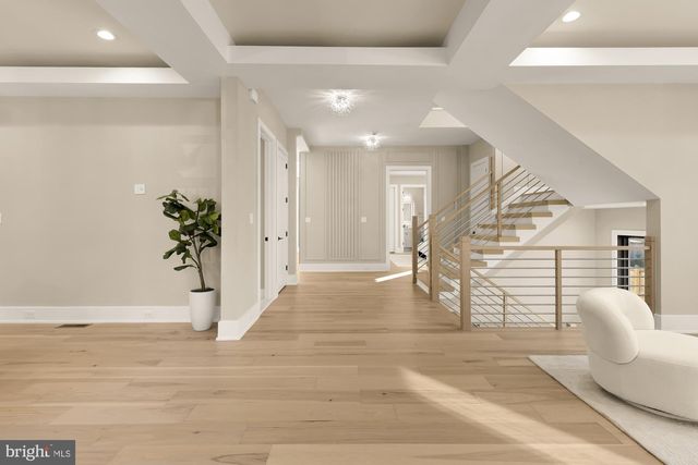 6935 SOUTHRIDGE DR, Mclean, VA 22101