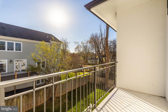 6935 SOUTHRIDGE DR, Mclean, VA 22101