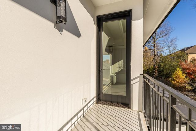 6935 SOUTHRIDGE DR, Mclean, VA 22101