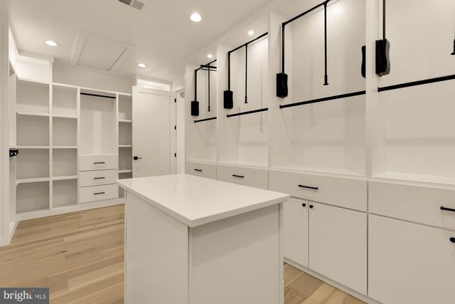 6935 SOUTHRIDGE DR, Mclean, VA 22101