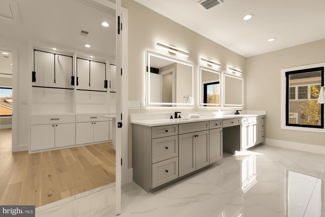 6935 SOUTHRIDGE DR, Mclean, VA 22101