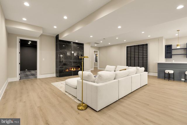 6935 SOUTHRIDGE DR, Mclean, VA 22101