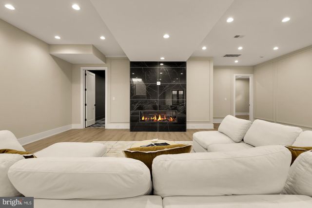 6935 SOUTHRIDGE DR, Mclean, VA 22101