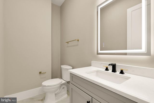 6935 SOUTHRIDGE DR, Mclean, VA 22101