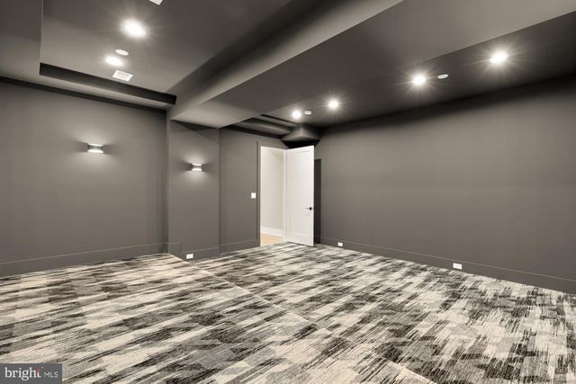 6935 SOUTHRIDGE DR, Mclean, VA 22101