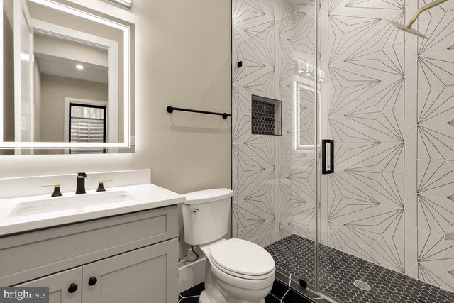 6935 SOUTHRIDGE DR, Mclean, VA 22101