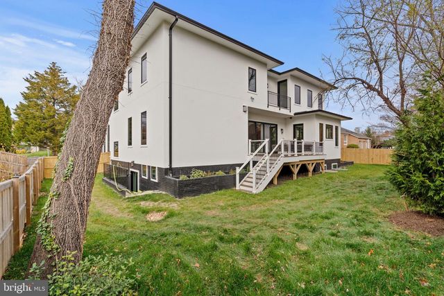 6935 SOUTHRIDGE DR, Mclean, VA 22101