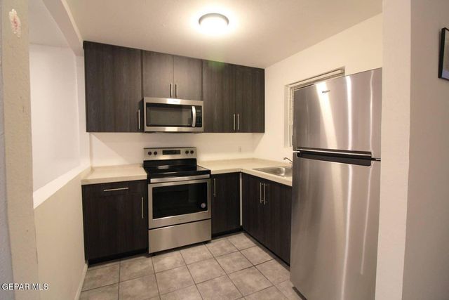 5200 CAROUSEL Drive 3, El Paso, TX 79912