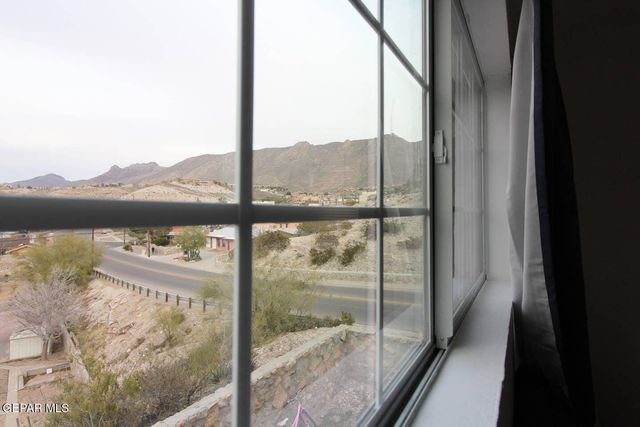 5200 CAROUSEL Drive 3, El Paso, TX 79912