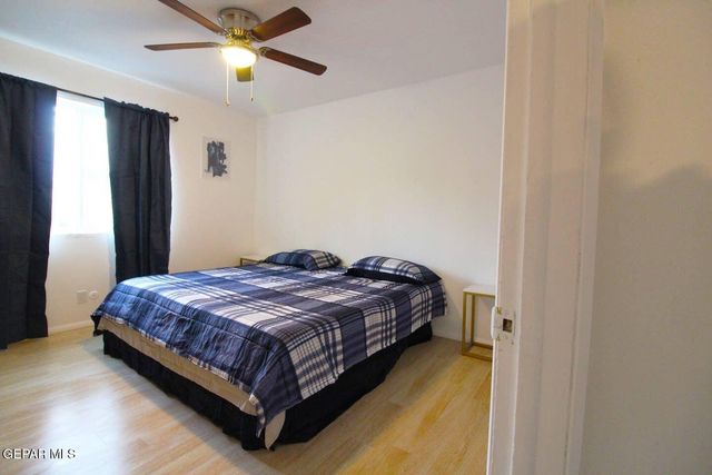 5200 CAROUSEL Drive 3, El Paso, TX 79912