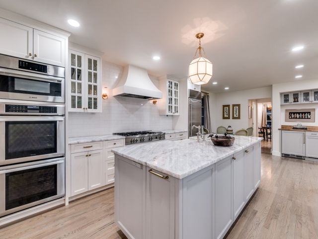 5325 W University Boulevard, Dallas, TX 75209