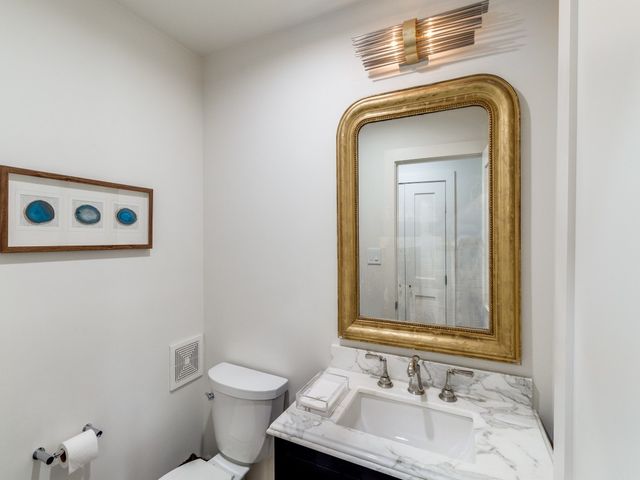 5325 W University Boulevard, Dallas, TX 75209