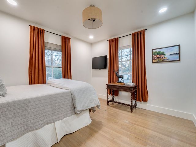 5325 W University Boulevard, Dallas, TX 75209