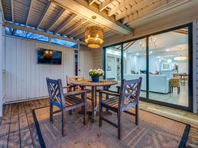 5325 W University Boulevard, Dallas, TX 75209