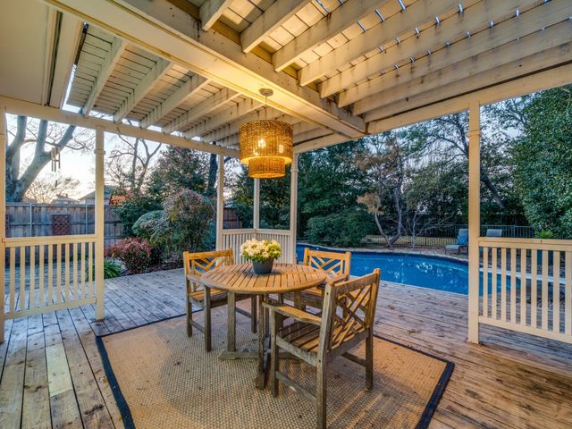 5325 W University Boulevard, Dallas, TX 75209