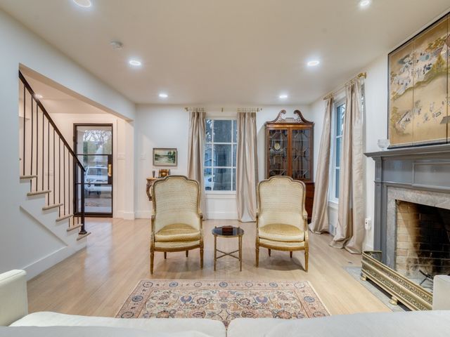 5325 W University Boulevard, Dallas, TX 75209