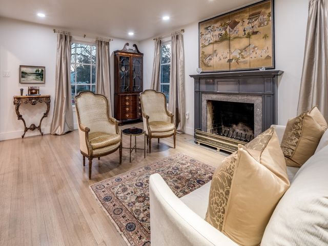 5325 W University Boulevard, Dallas, TX 75209