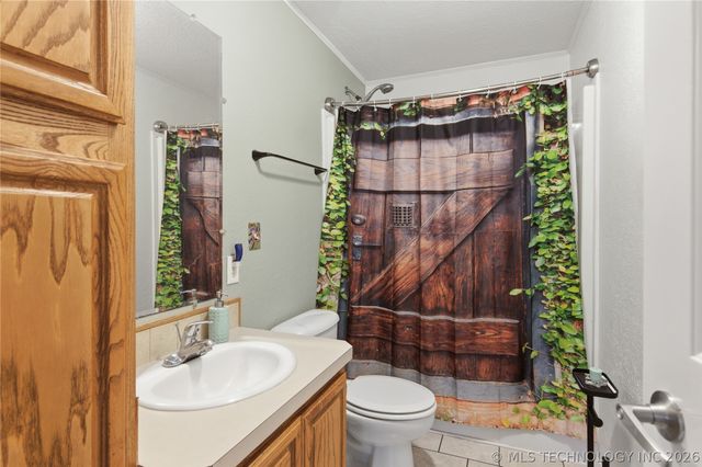 13852 S 433 Road, Chouteau, OK 74337