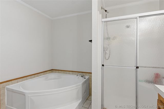 13852 S 433 Road, Chouteau, OK 74337