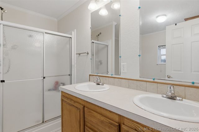 13852 S 433 Road, Chouteau, OK 74337