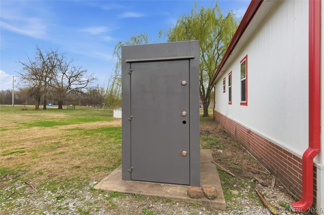 13852 S 433 Road, Chouteau, OK 74337