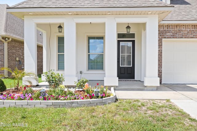 202 Caillou Grove Road, Youngsville, LA 70592