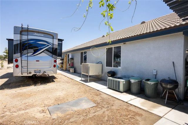 1220 Smoke Tree, Pinon Hills, CA 92372