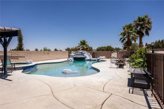 1220 Smoke Tree, Pinon Hills, CA 92372