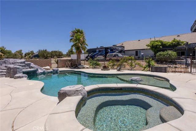 1220 Smoke Tree, Pinon Hills, CA 92372