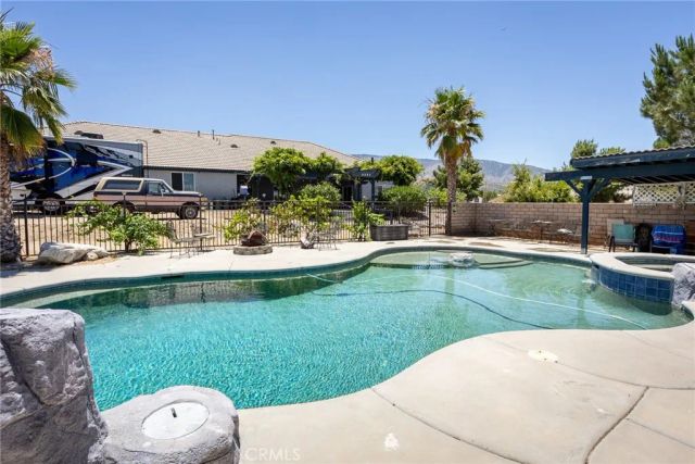 1220 Smoke Tree, Pinon Hills, CA 92372