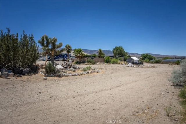 1220 Smoke Tree, Pinon Hills, CA 92372