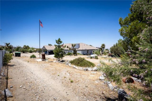 1220 Smoke Tree, Pinon Hills, CA 92372