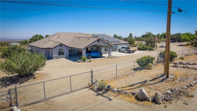 1220 Smoke Tree, Pinon Hills, CA 92372